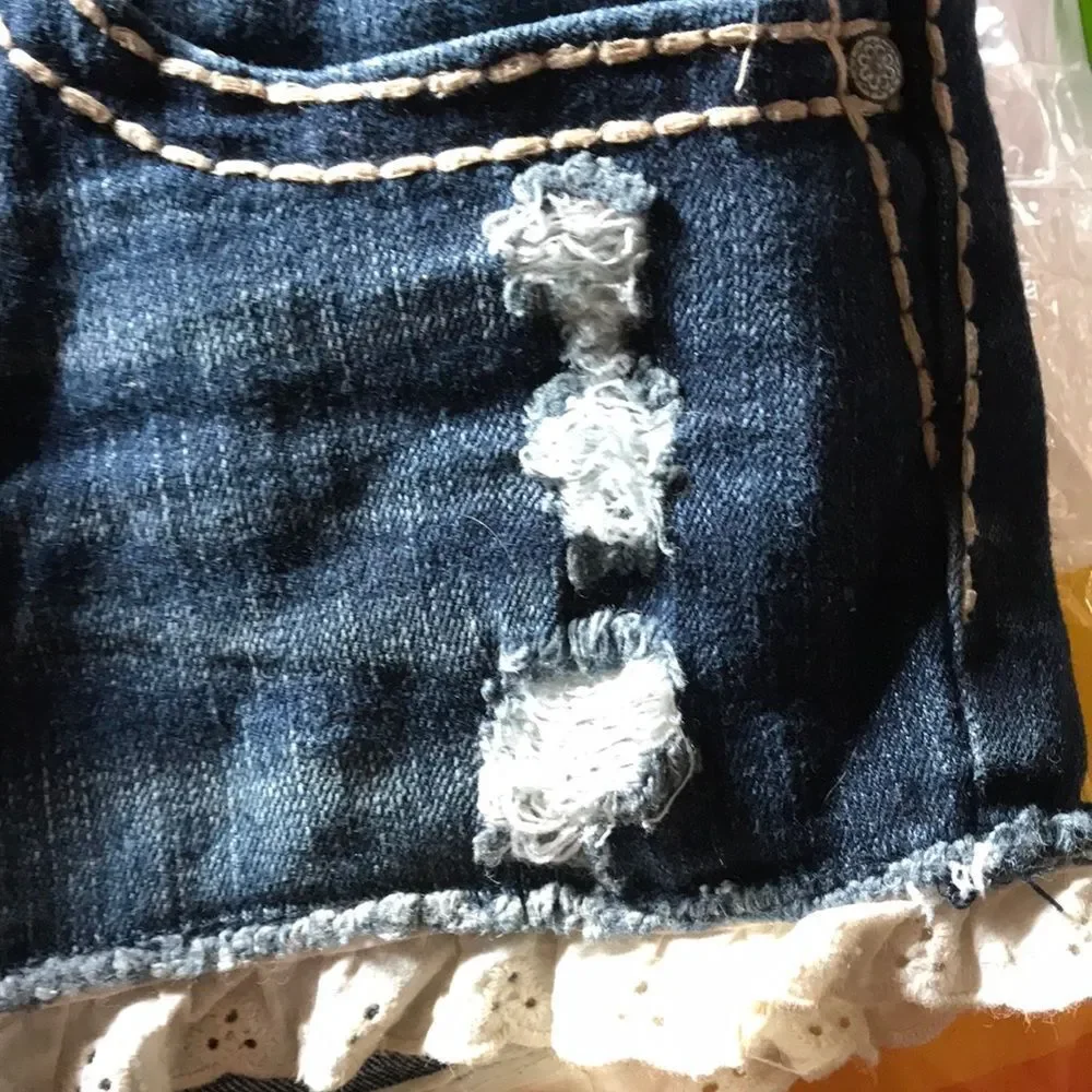 No Boundaries Daisy Dukes sz. 1 EUC
